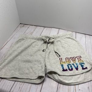 - Sweat shorts with sparkle💵